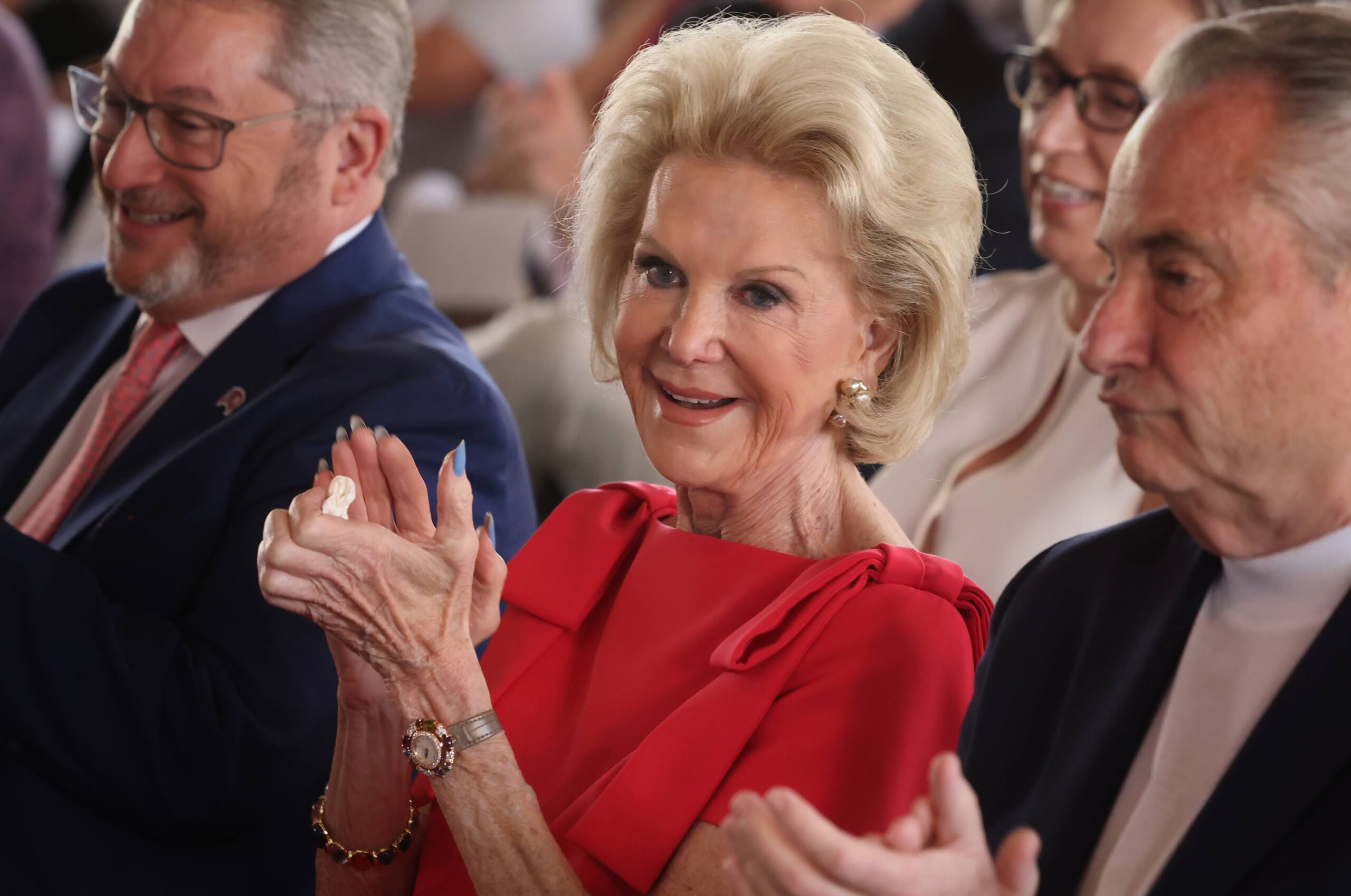 Elaine Wynn, center, founder of Wynn Resorts, with Alan Feldman, former spokesman for the original Mirage, during a news conference.